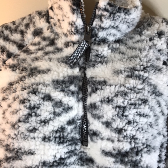 🍁 Cozy Sherpa 🍁…Women’s Large… White/Gray/Hints Black Pull-Over! - Picture 2 of 12